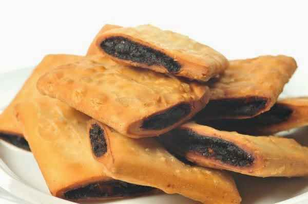 Imqaret: Malta’s Famous Date-Filled Pastry